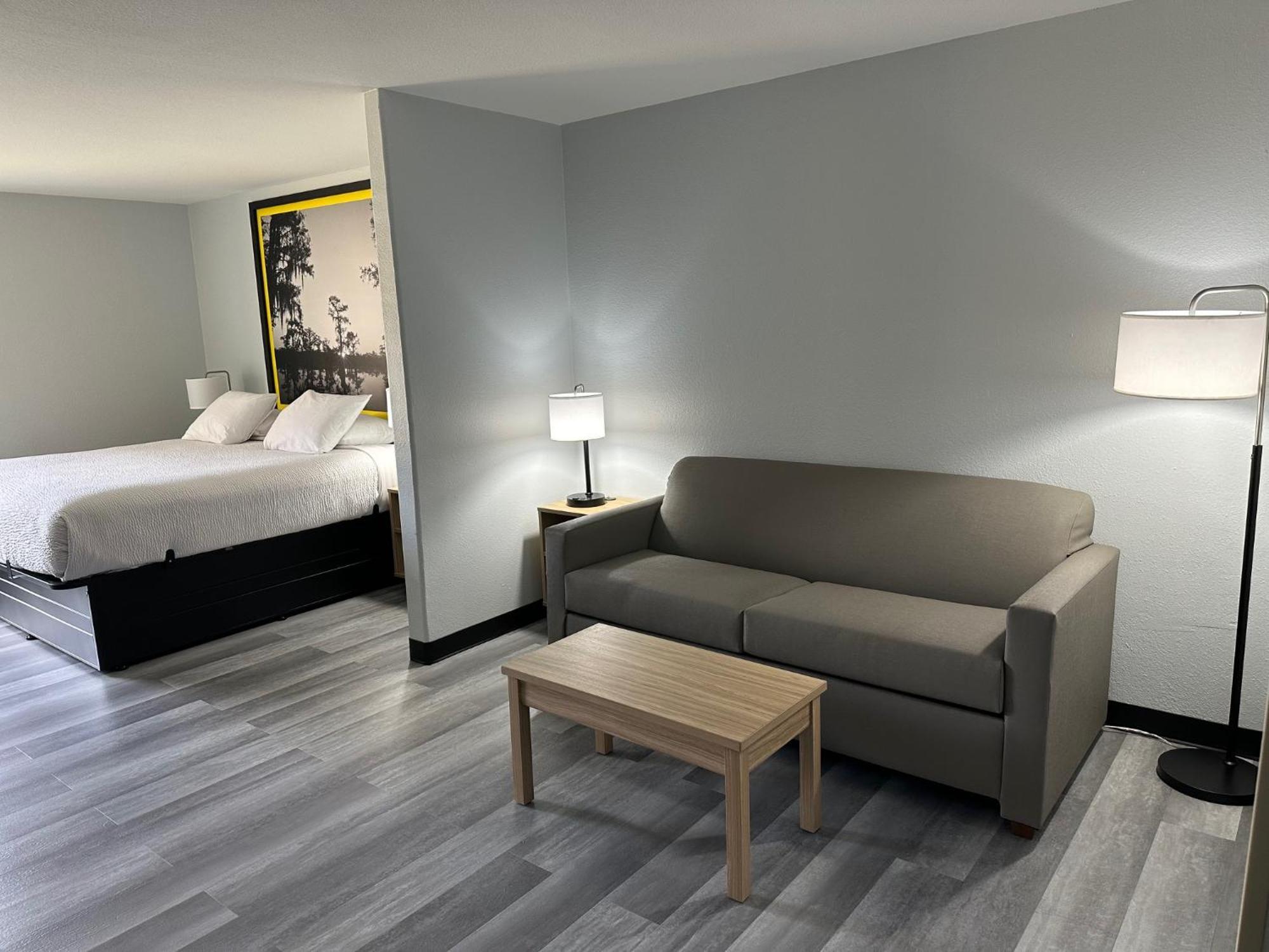 Отель Super 8 By Wyndham Alexandria La Экстерьер фото